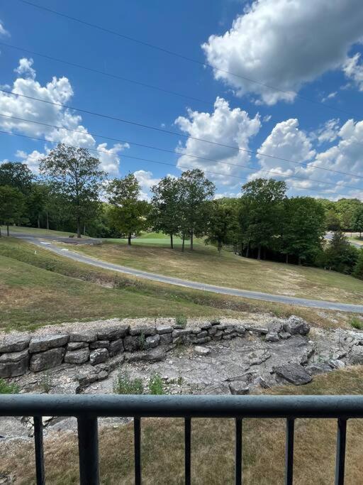 Couples Condo Retreat Overlooking Golf Course Branson West Extérieur photo