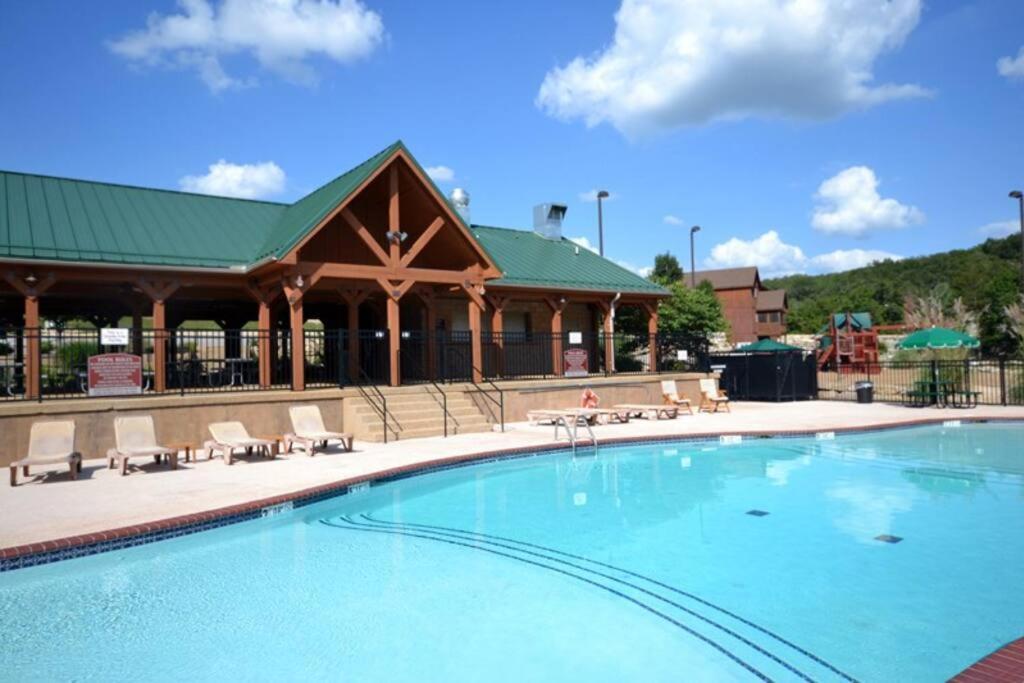 Couples Condo Retreat Overlooking Golf Course Branson West Extérieur photo