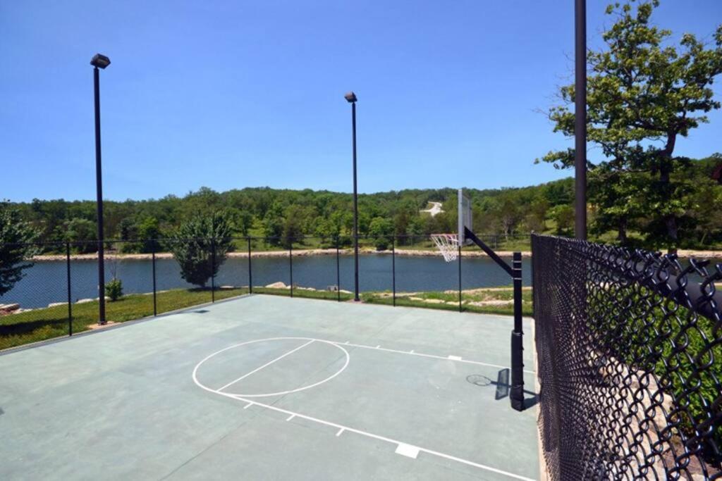 Couples Condo Retreat Overlooking Golf Course Branson West Extérieur photo
